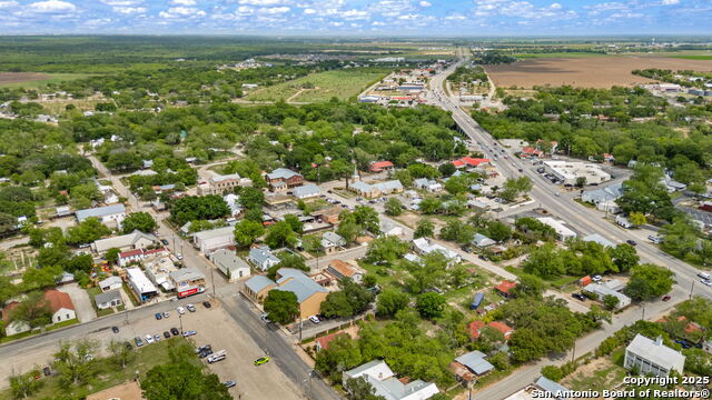 Listing photo id 21 for 1205 Lorenzo
