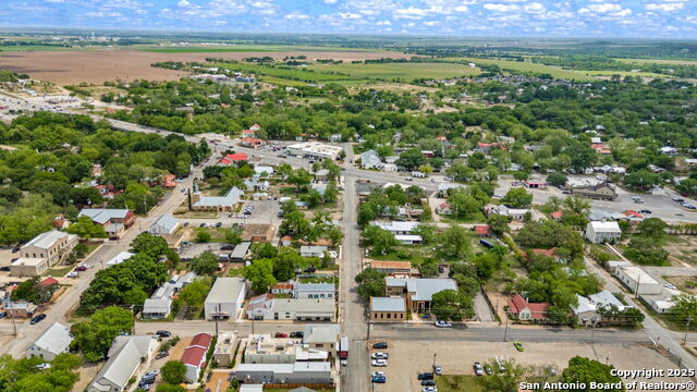Listing photo id 22 for 1205 Lorenzo