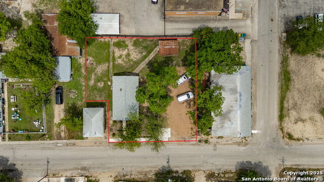 Listing photo id 5 for 1205 Lorenzo