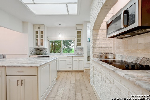 Listing photo id 13 for 11827 Mill Rock