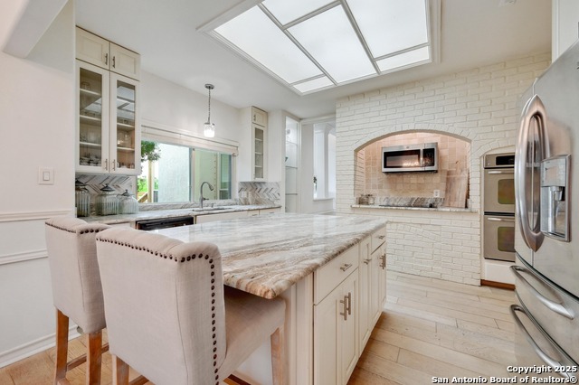 Listing photo id 15 for 11827 Mill Rock
