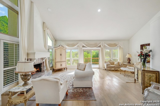 Listing photo id 1 for 11827 Mill Rock