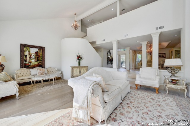 Listing photo id 3 for 11827 Mill Rock