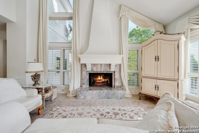 Listing photo id 5 for 11827 Mill Rock