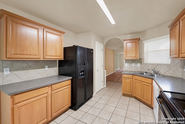 Listing photo id 21 for 8906 Mission Brk