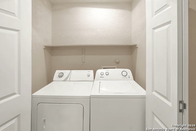 Listing photo id 24 for 8906 Mission Brk
