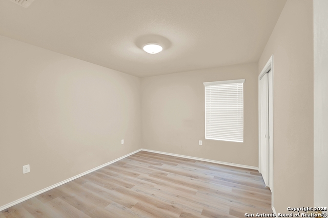 Listing photo id 25 for 8906 Mission Brk