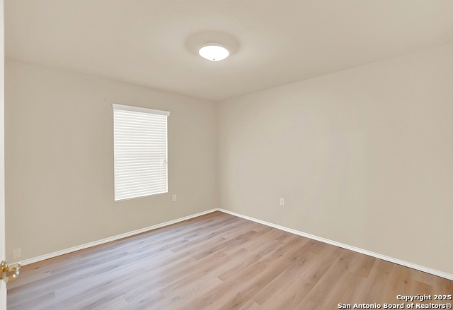 Listing photo id 26 for 8906 Mission Brk