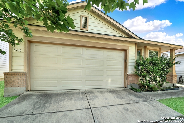 Listing photo id 2 for 8906 Mission Brk