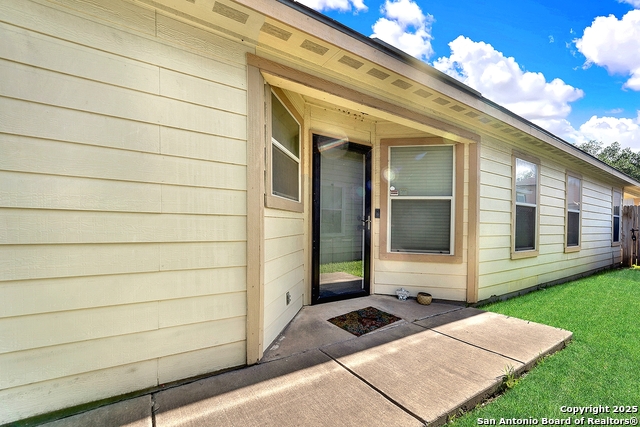 Listing photo id 4 for 8906 Mission Brk