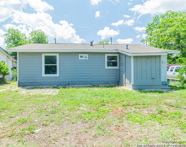 Image 15 of 16 For 727 Brunswick