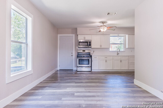 Image 4 of 16 For 727 Brunswick
