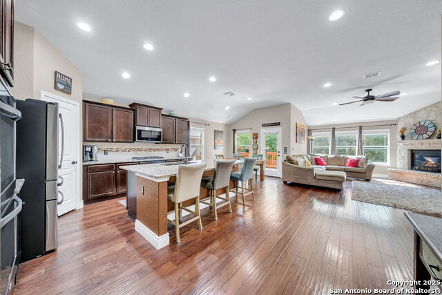 Image 15 of 38 For 27510 Valle Verde