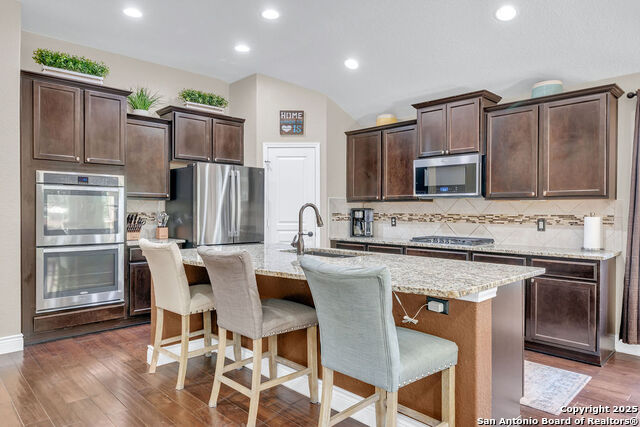 Image 16 of 38 For 27510 Valle Verde