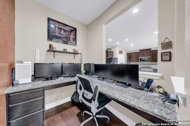 Image 22 of 38 For 27510 Valle Verde