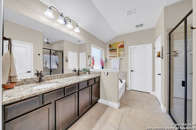 Image 24 of 38 For 27510 Valle Verde