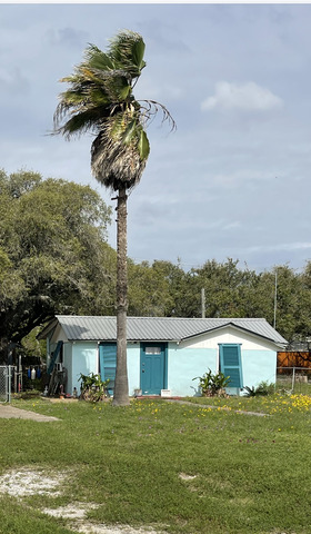 Listing photo id 11 for 930 Houston N