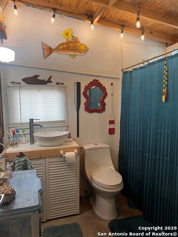 Listing photo id 4 for 930 Houston N
