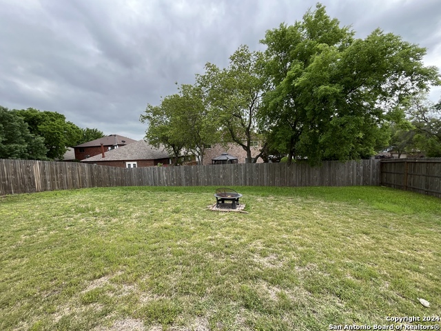 Image 6 of 7 For 7404 Elm Trail