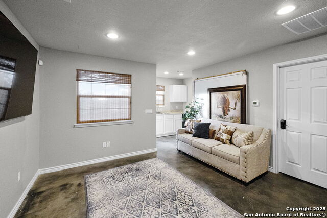 Image 42 of 46 For 7046 Devonshire