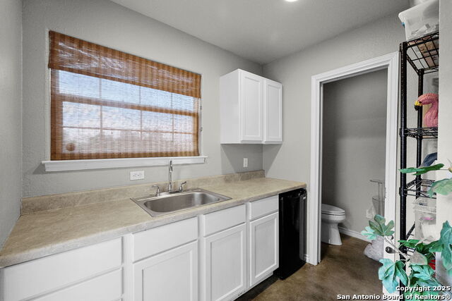 Image 43 of 46 For 7046 Devonshire