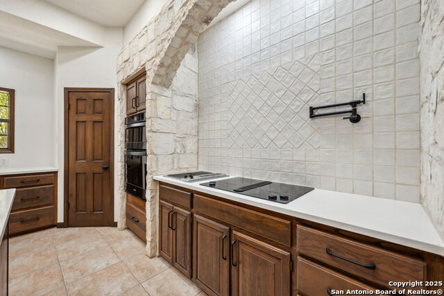 Image 10 of 46 For 8835 Garden Ridge Drive