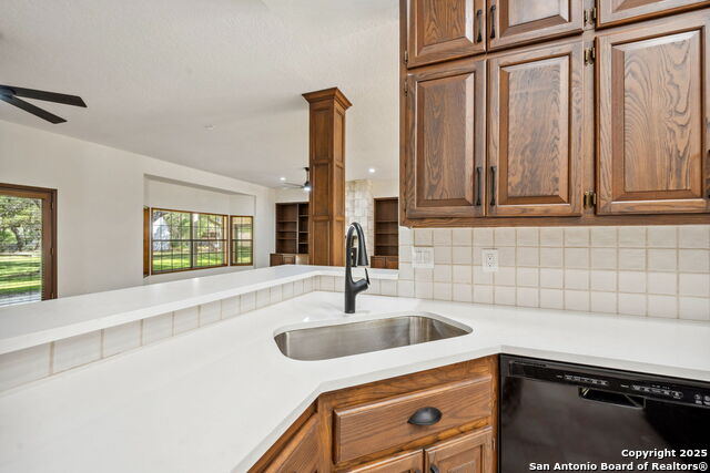 Image 11 of 46 For 8835 Garden Ridge Drive