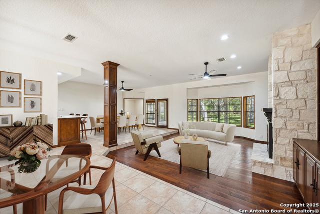 Image 4 of 46 For 8835 Garden Ridge Drive