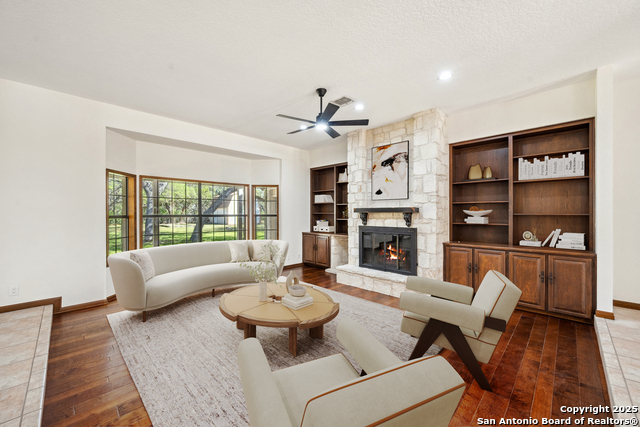 Image 5 of 46 For 8835 Garden Ridge Drive