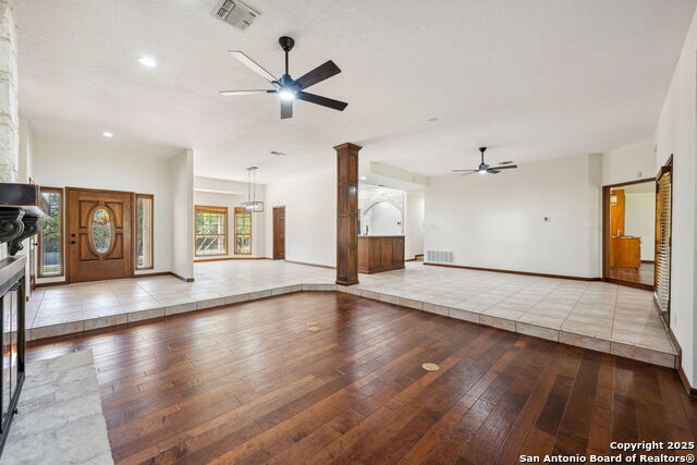 Image 6 of 46 For 8835 Garden Ridge Drive