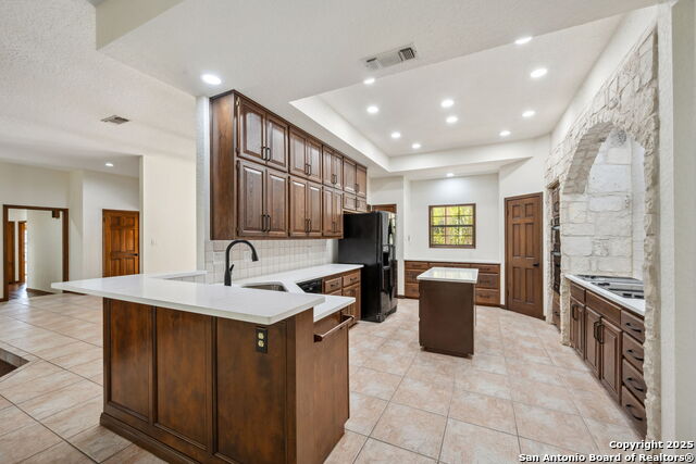 Image 9 of 46 For 8835 Garden Ridge Drive