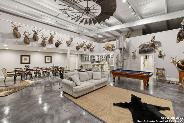 Listing photo id 8 for 148 Lakecreek