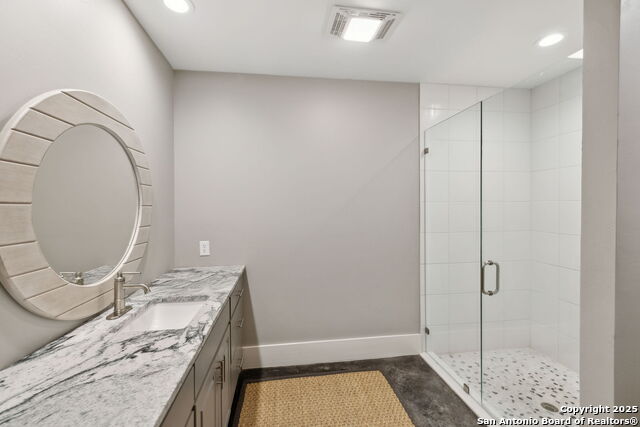 Listing photo id 12 for 148 Lakecreek