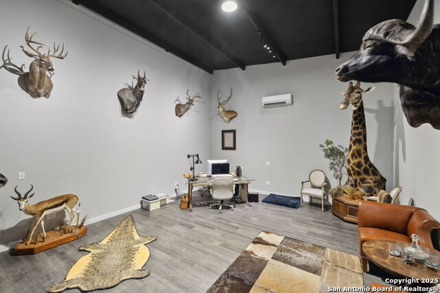 Listing photo id 22 for 148 Lakecreek