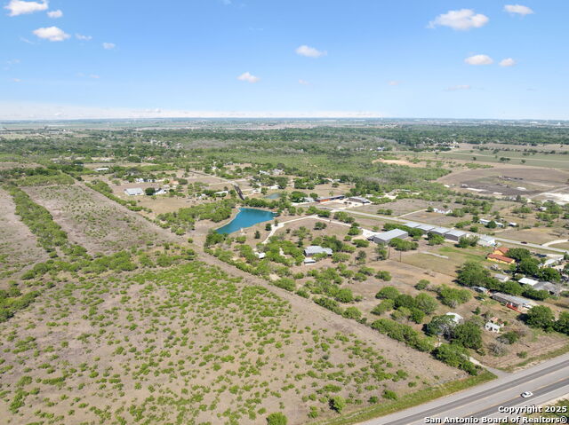 Listing photo id 25 for 148 Lakecreek