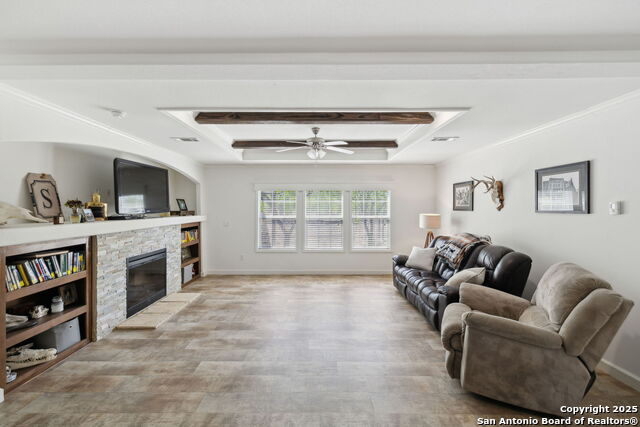 Listing photo id 29 for 148 Lakecreek