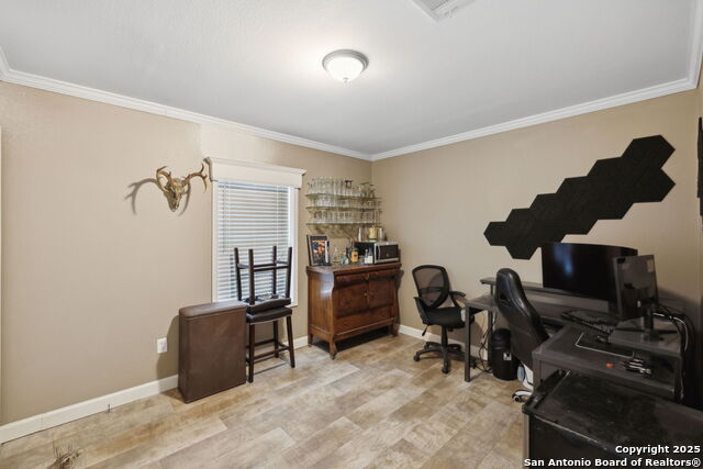 Listing photo id 32 for 148 Lakecreek