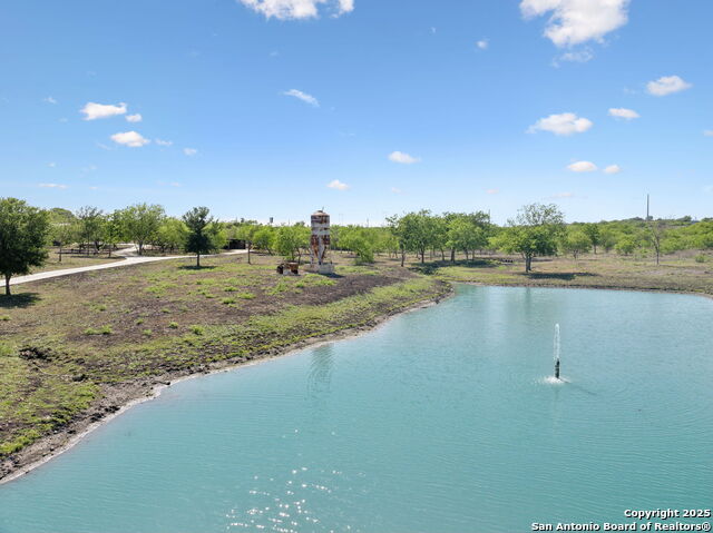 Listing photo id 39 for 148 Lakecreek