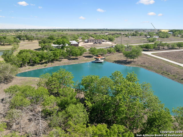Listing photo id 41 for 148 Lakecreek