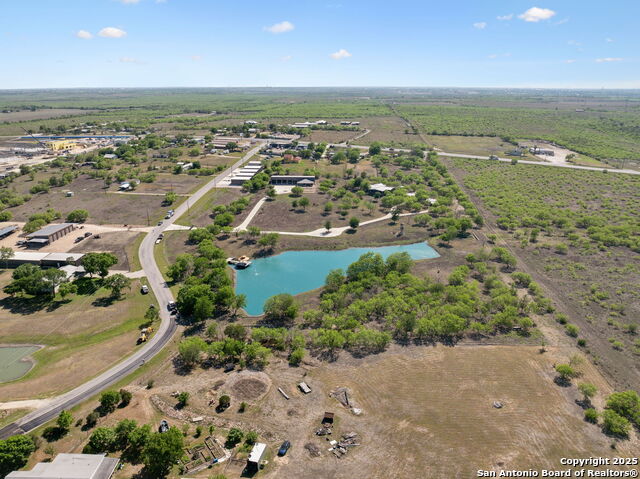 Listing photo id 44 for 148 Lakecreek