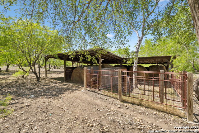 Listing photo id 48 for 148 Lakecreek