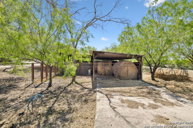 Listing photo id 49 for 148 Lakecreek