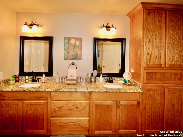Listing photo id 11 for 12365 Rudolph Rd Unit 3