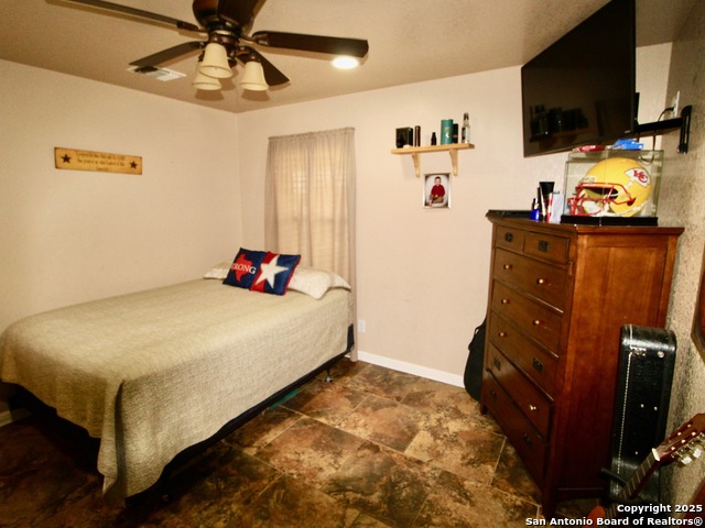 Listing photo id 14 for 12365 Rudolph Rd Unit 3