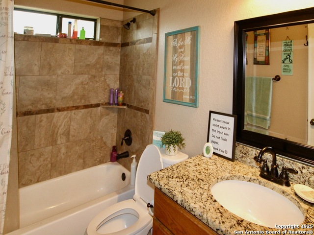 Listing photo id 15 for 12365 Rudolph Rd Unit 3