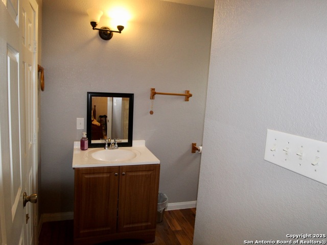 Listing photo id 24 for 12365 Rudolph Rd Unit 3