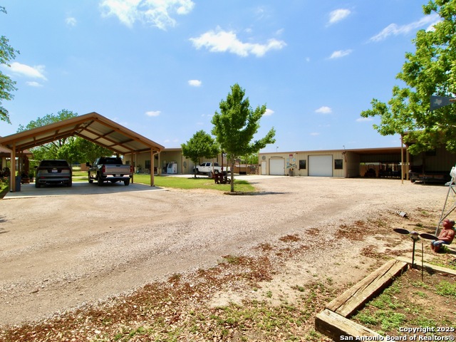 Listing photo id 31 for 12365 Rudolph Rd Unit 3
