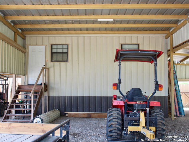 Listing photo id 35 for 12365 Rudolph Rd Unit 3