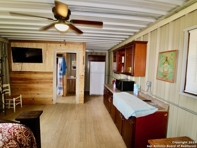 Listing photo id 36 for 12365 Rudolph Rd Unit 3