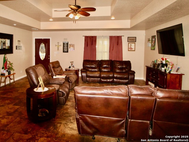 Listing photo id 2 for 12365 Rudolph Rd Unit 3